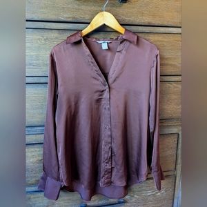 H&M brown satin- feeling blouse